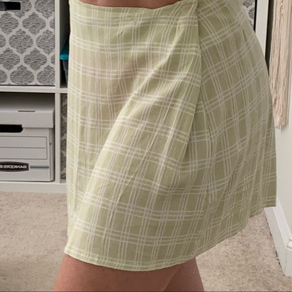 MOTEL - mini skirt in sage check - Picture 9 of 11